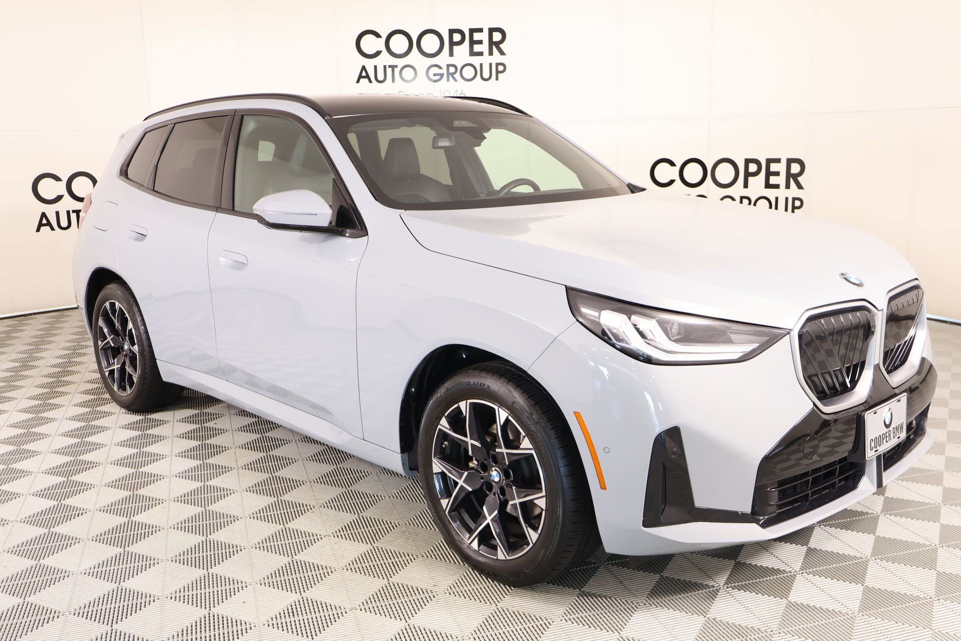 Used 2025 BMW X3 xDrive30i w/ Premium Package image 1