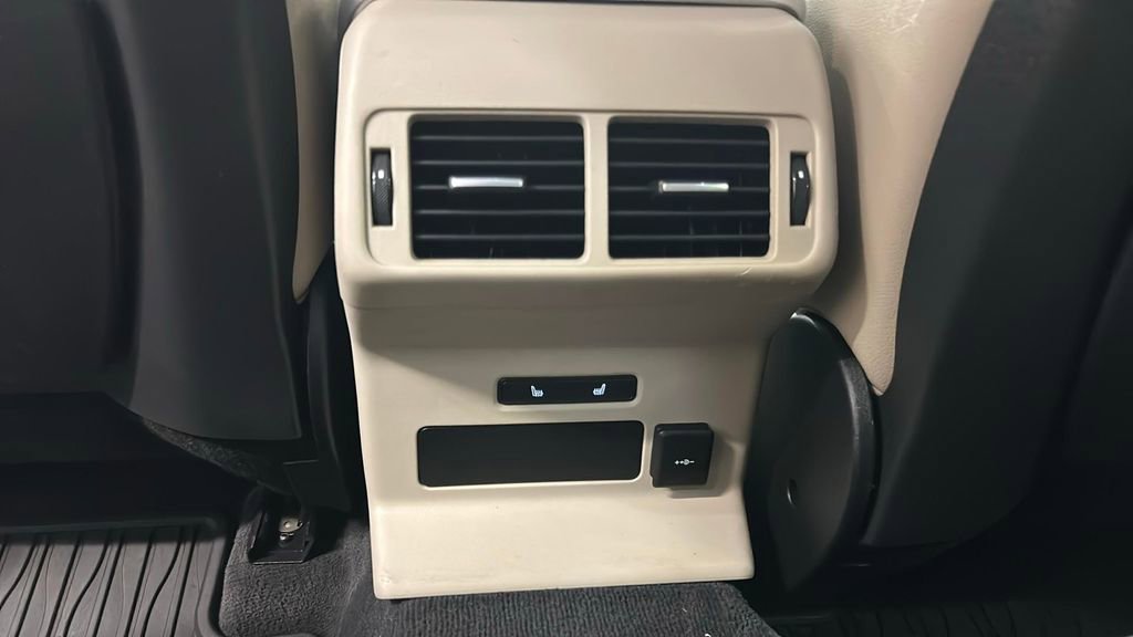 Used 2023 Land Rover Range Rover Velar R-Dynamic S image 19