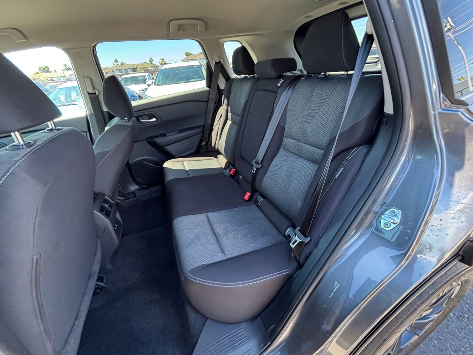 Used 2025 Nissan Rogue SV FWD image 28