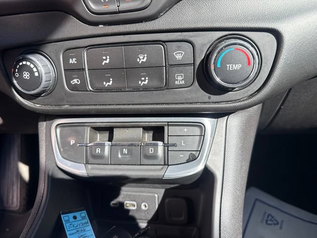Used 2024 GMC Terrain SLE AWD/4WD image 14