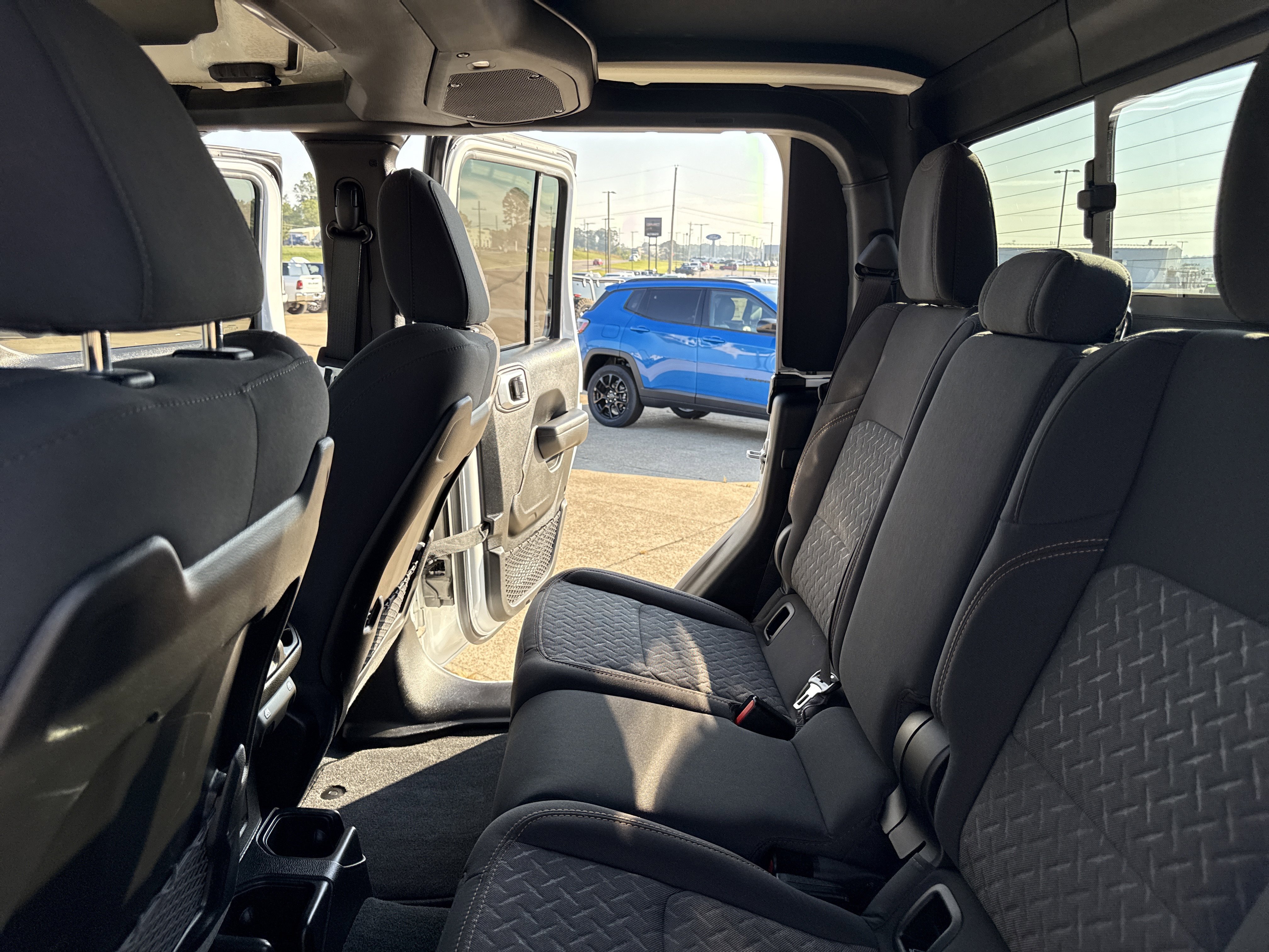 Used 2024 Jeep Gladiator Mojave w/ Safety Group image 30