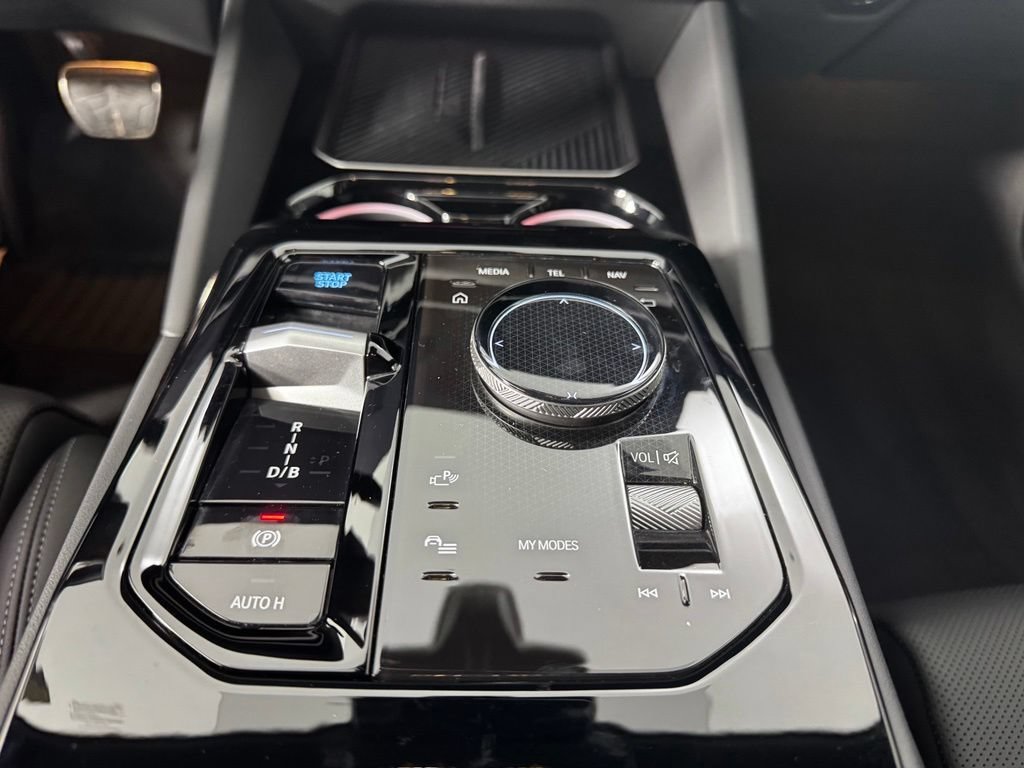 Certified 2025 BMW i5 xDrive40 w/ M Sport Package AWD/4WD image 20