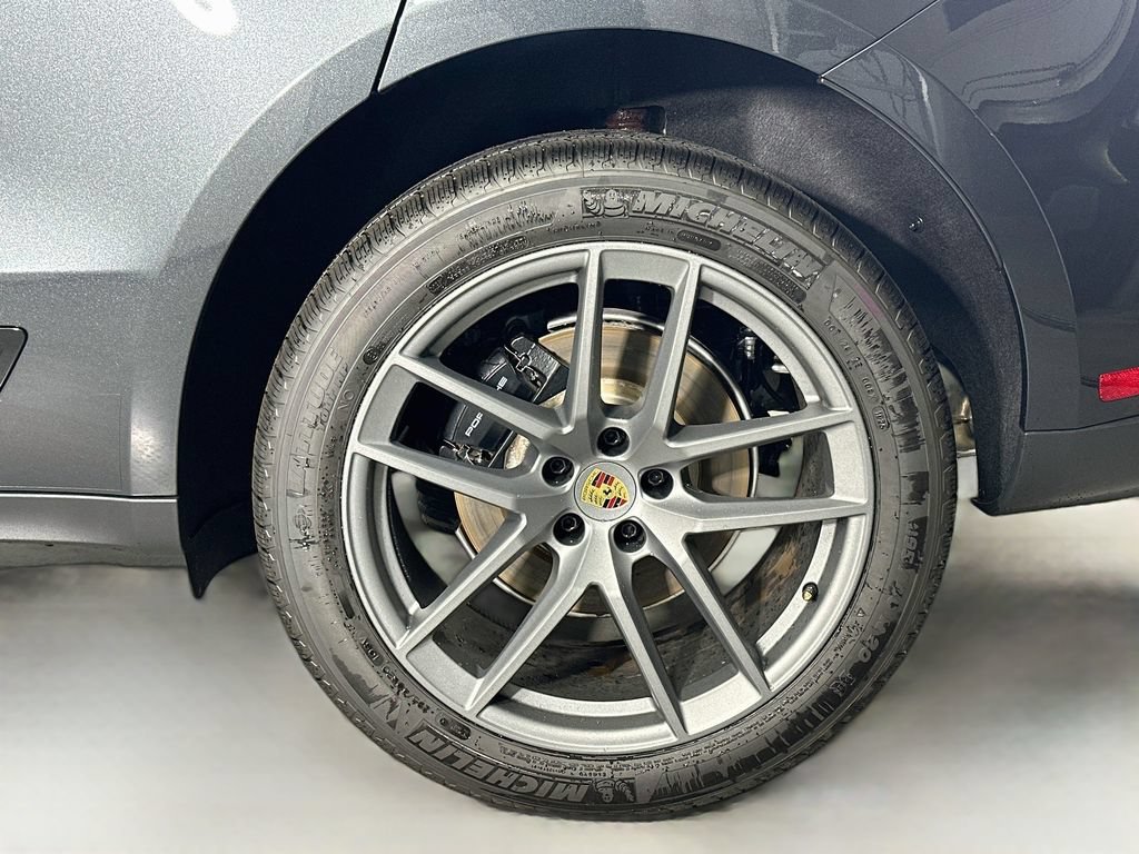 Certified 2026 Porsche Macan AWD/4WD image 34