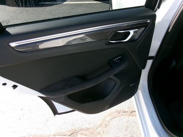 Used 2018 Porsche Macan GTS AWD/4WD image 31