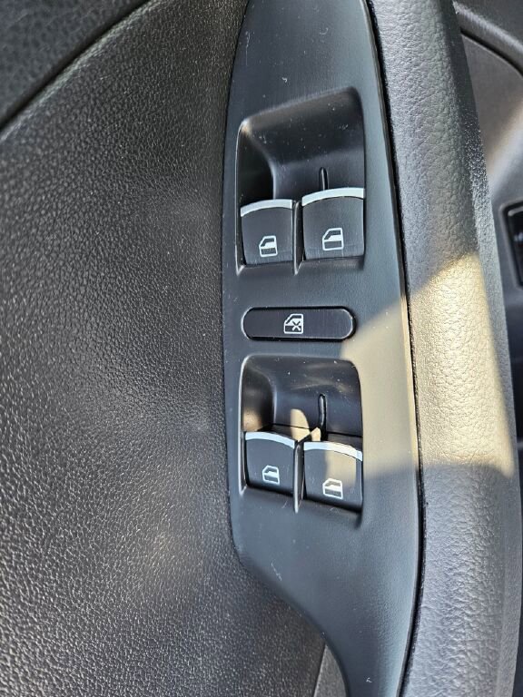 Used 2015 Volkswagen Jetta SE image 16