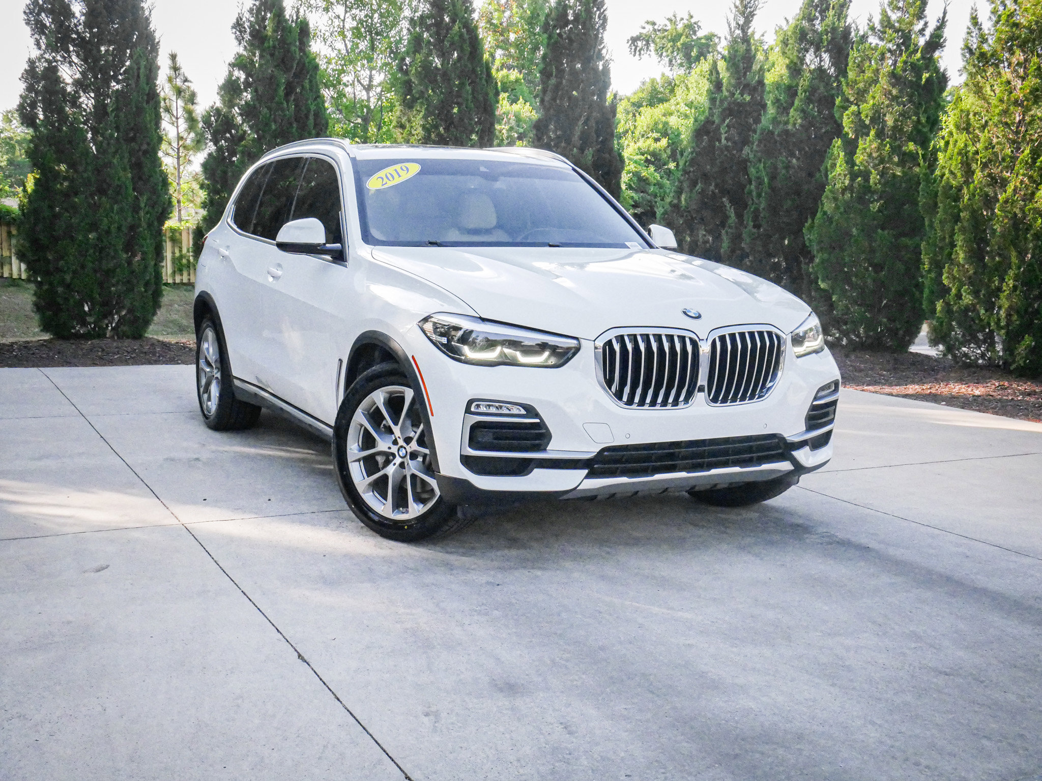 Used 2019 BMW X5 xDrive40i w/ Premium Package 2 AWD/4WD image 2