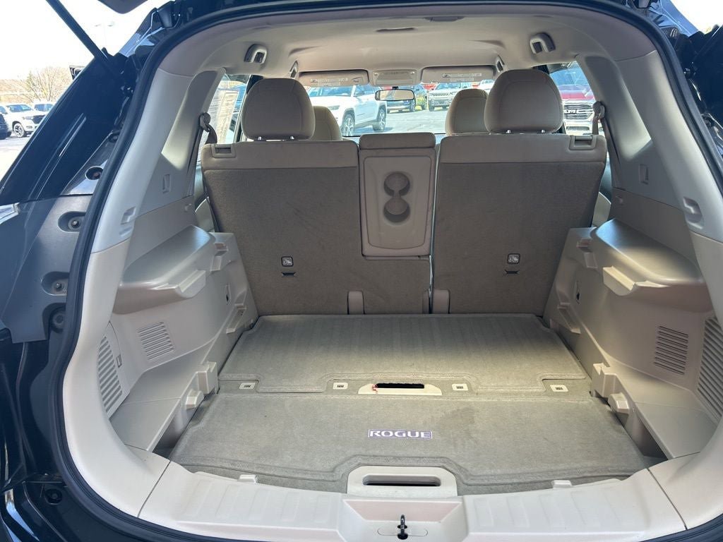 Used 2015 Nissan Rogue S image 19