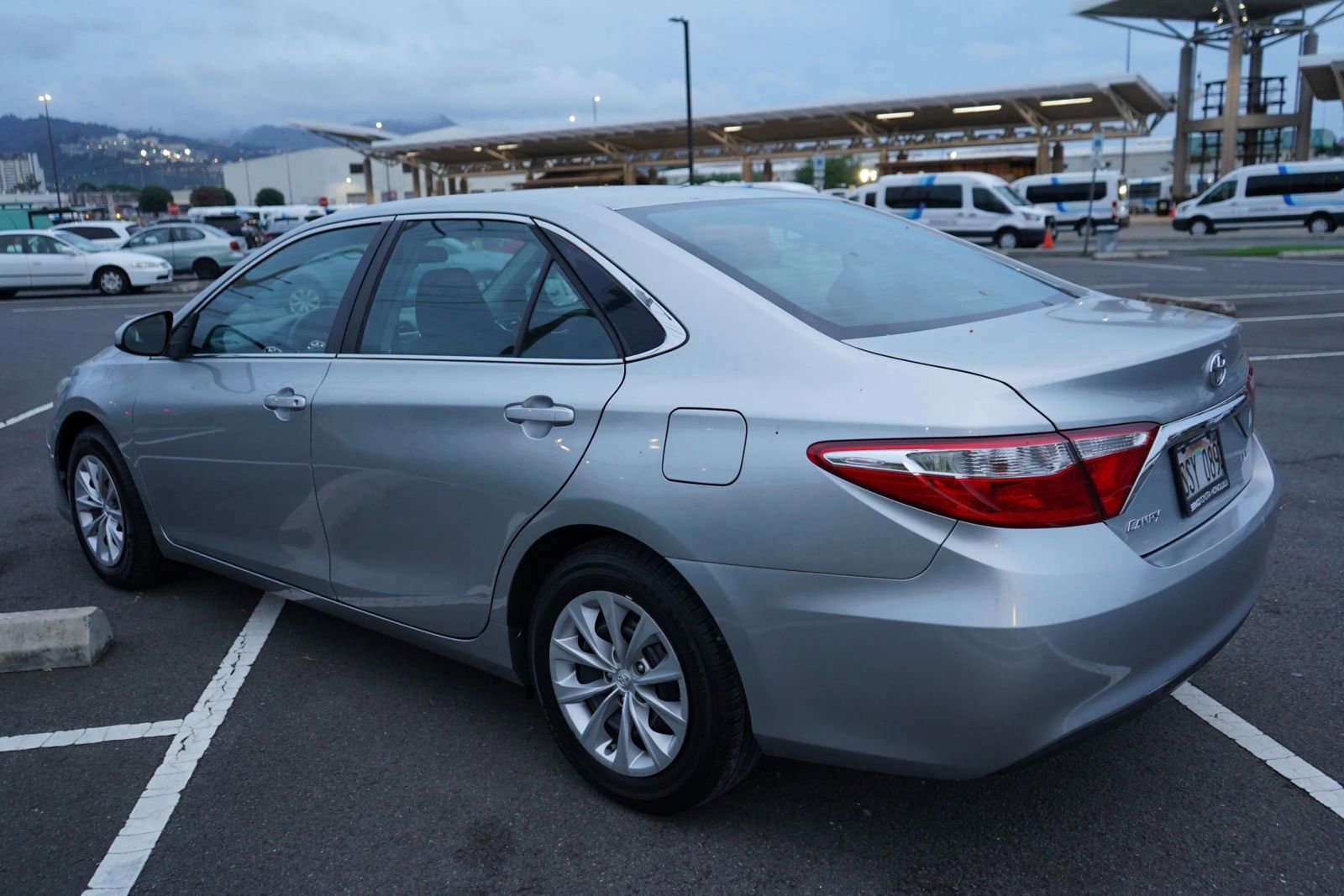Used 2016 Toyota Camry LE image 24