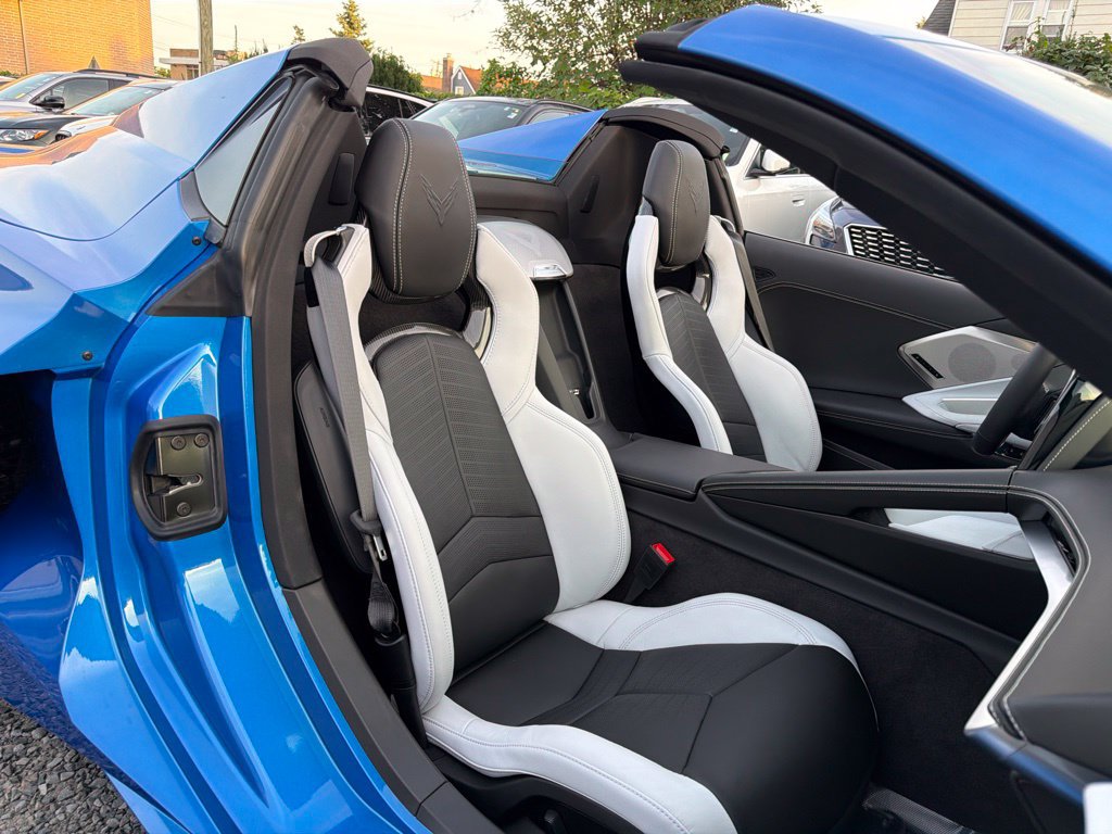 Used 2026 Chevrolet Corvette Stingray Preferred Conv w/ Chrome Exterior Badge Package RWD image 19