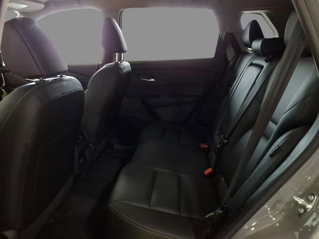 Used 2025 Nissan Rogue SL image 5