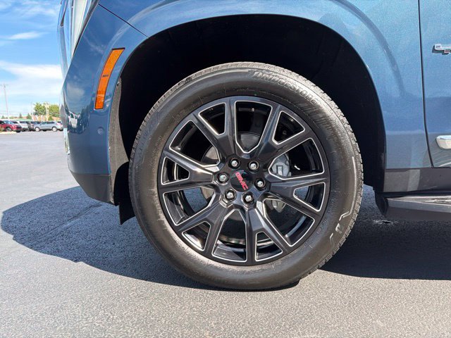 Used 2025 GMC Yukon XL Elevation AWD/4WD image 11
