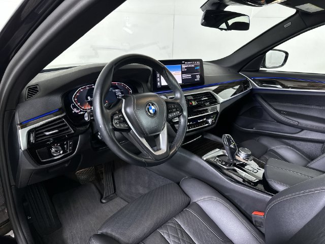 Used 2023 BMW 530i w/ Convenience Package RWD image 10