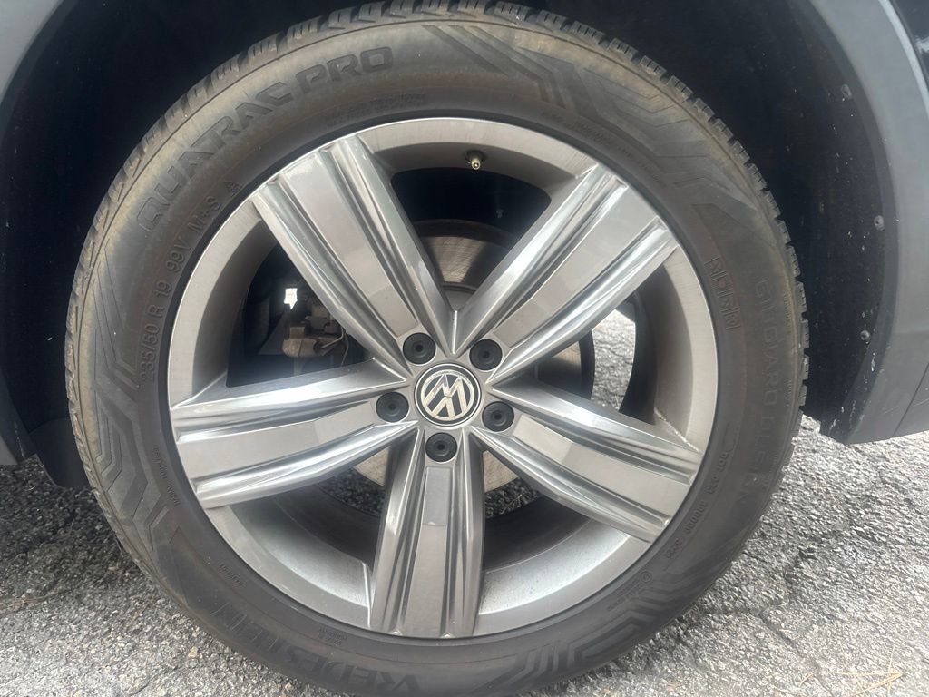 Used 2021 Volkswagen Tiguan SEL AWD/4WD image 58