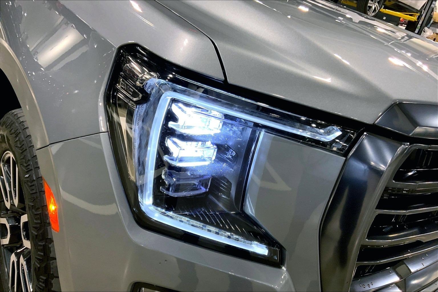 Used 2023 GMC Yukon XL AT4 image 27