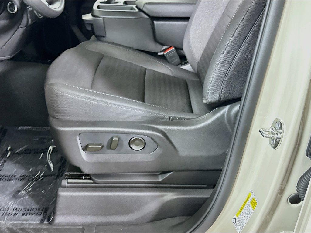 Used 2026 Chevrolet Silverado 1500 Custom w/ LPO, Dark Essentials Package AWD/4WD image 21