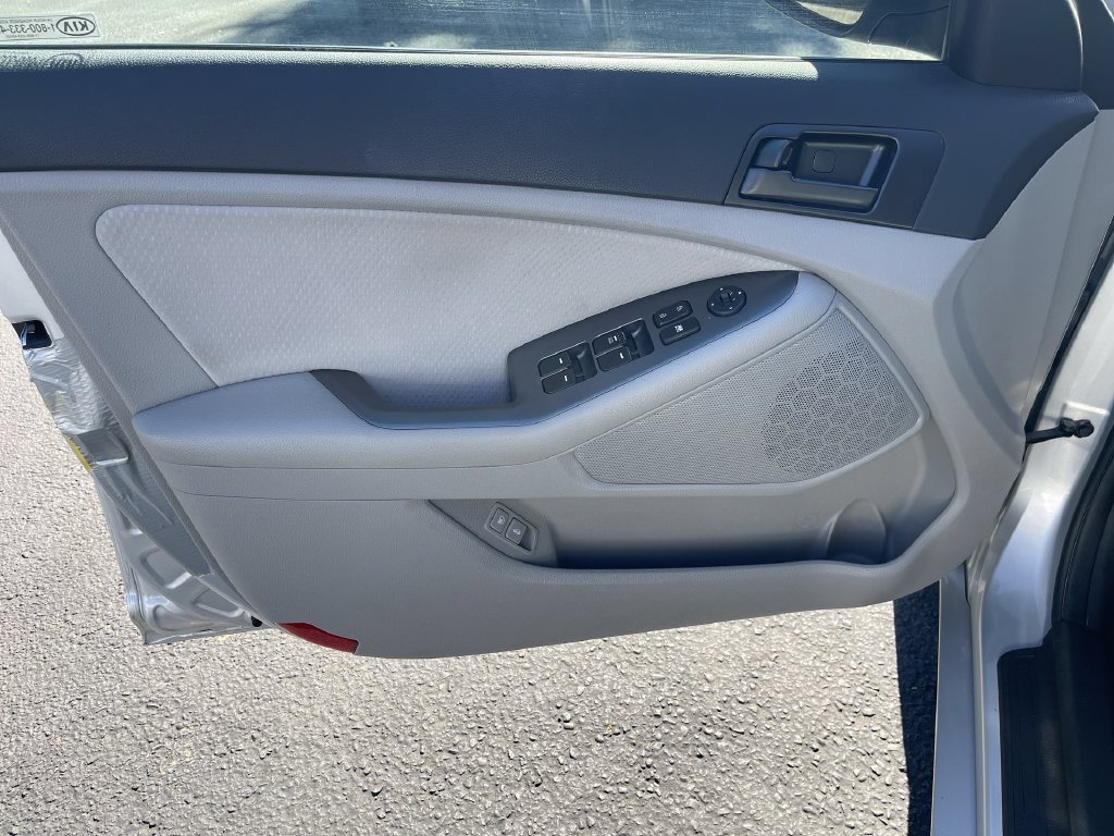 Used 2012 Kia Optima LX FWD image 18