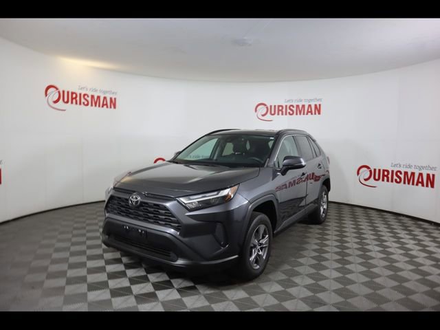 Used 2023 Toyota RAV4 XLE AWD/4WD image 3