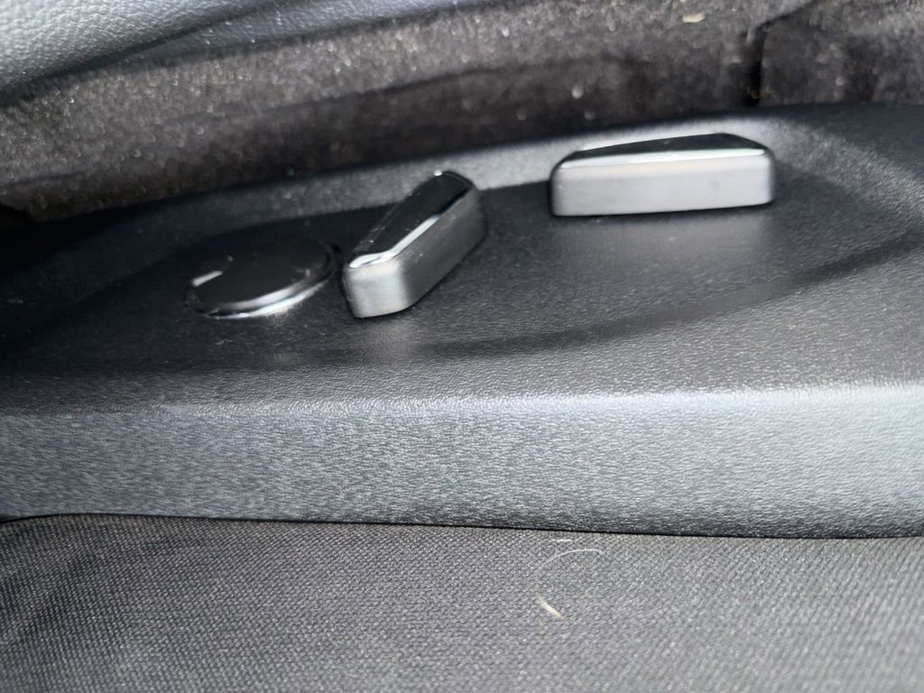 Used 2019 Ford Fusion SE image 25