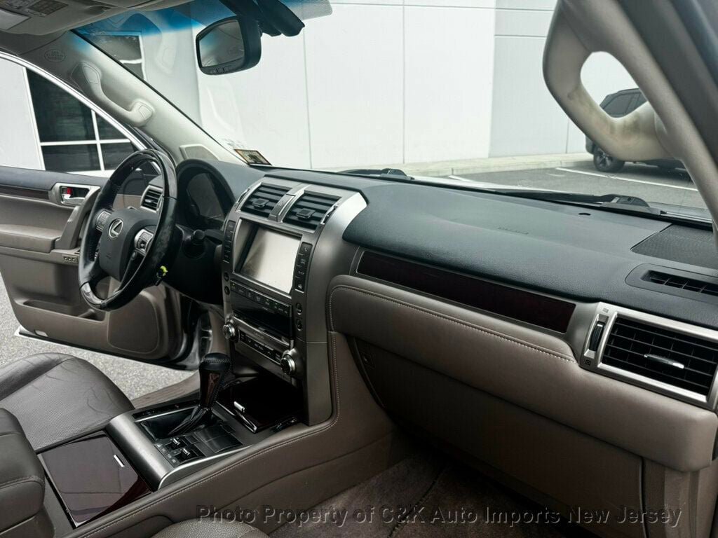 Used 2019 Lexus GX 460 Premium AWD/4WD image 27