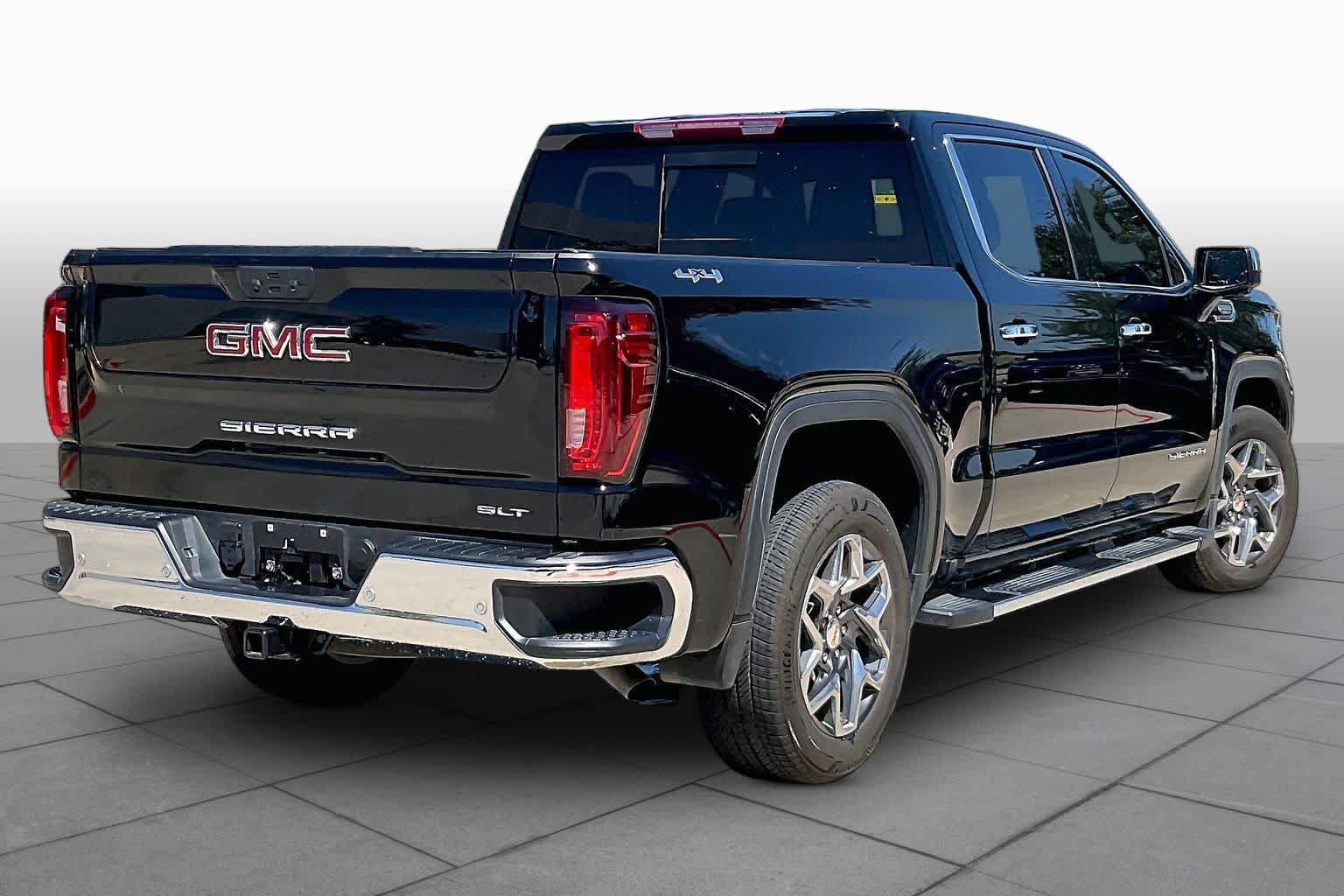 Used 2026 GMC Sierra 1500 SLT AWD/4WD image 13