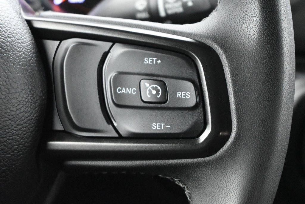 Used 2023 Jeep Gladiator Sport AWD/4WD image 7
