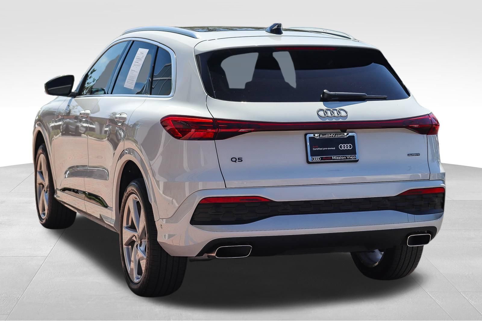 Certified 2025 Audi Q5 Premium AWD/4WD image 5