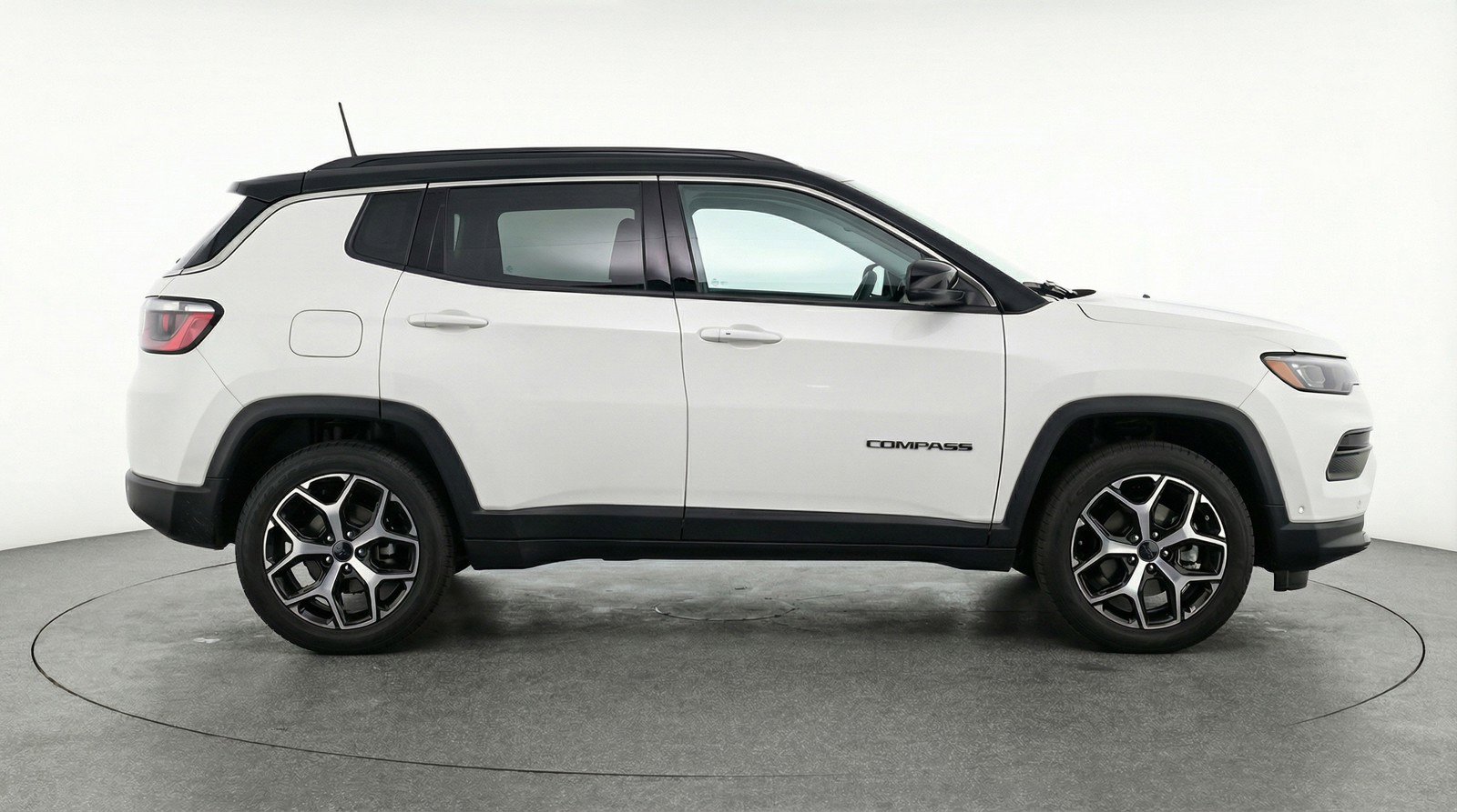 Used 2025 Jeep Compass Limited AWD/4WD image 11