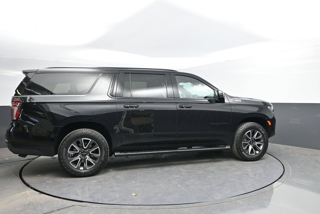 Used 2024 Chevrolet Suburban Z71 w/ Luxury Package AWD/4WD image 8