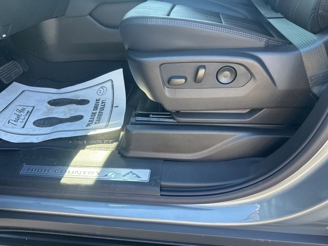New 2026 Chevrolet Suburban High Country w/ Sun And Tow Package image 17