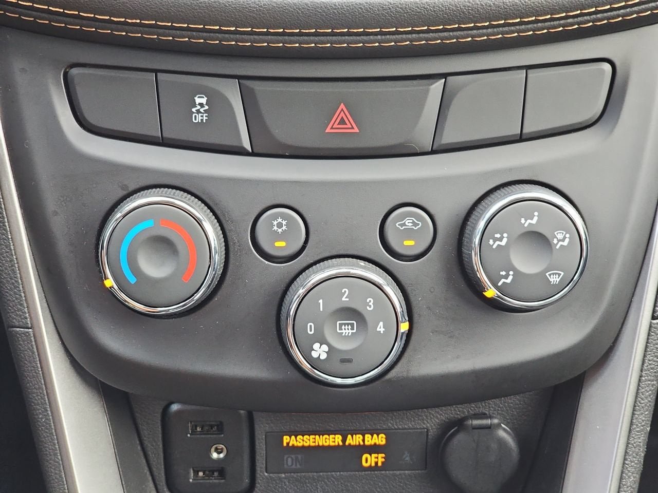 Used 2019 Chevrolet Trax LT w/ LT Convenience Package FWD image 26