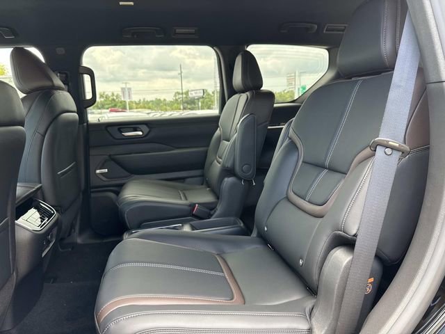 New 2026 Nissan Armada SL w/ Captain's Chari Seat Package image 7