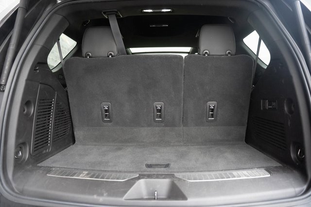 Used 2021 GMC Yukon Denali w/ Denali Premium Package image 12