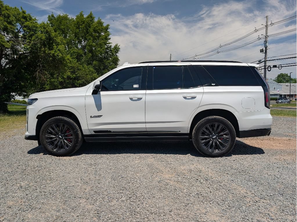Used 2023 Cadillac Escalade V w/ LPO, ONYX Package AWD/4WD image 9