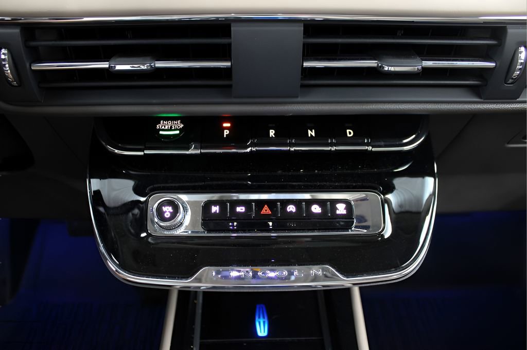 Used 2024 Lincoln Corsair Reserve w/ Equipment Group 201A image 32