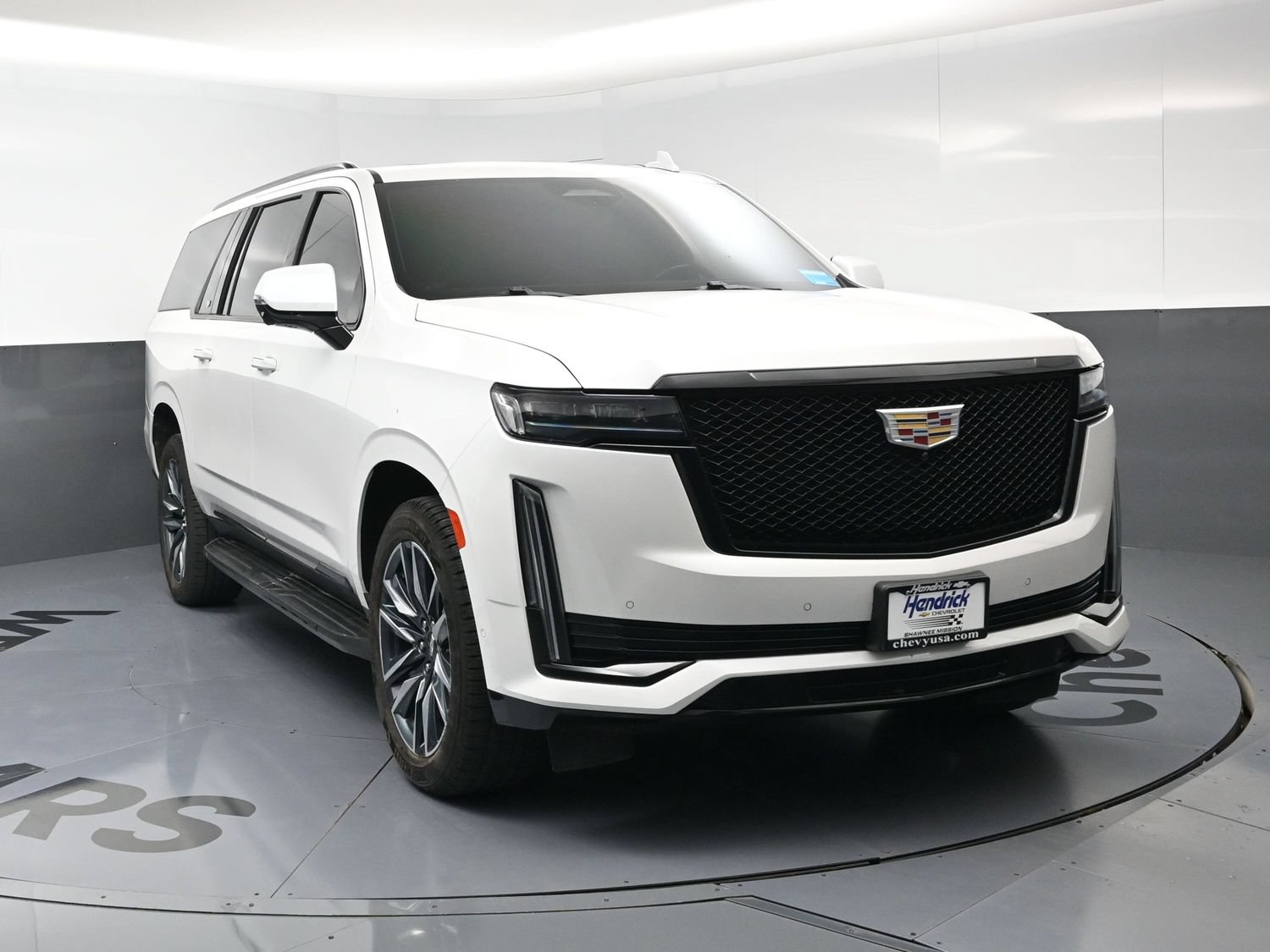 Used 2021 Cadillac Escalade ESV Sport AWD/4WD image 3