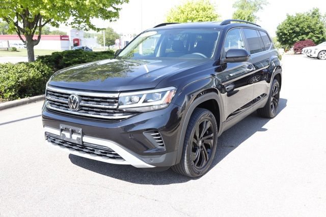 Used 2023 Volkswagen Atlas SE w/ Black Wheel Package AWD/4WD image 10