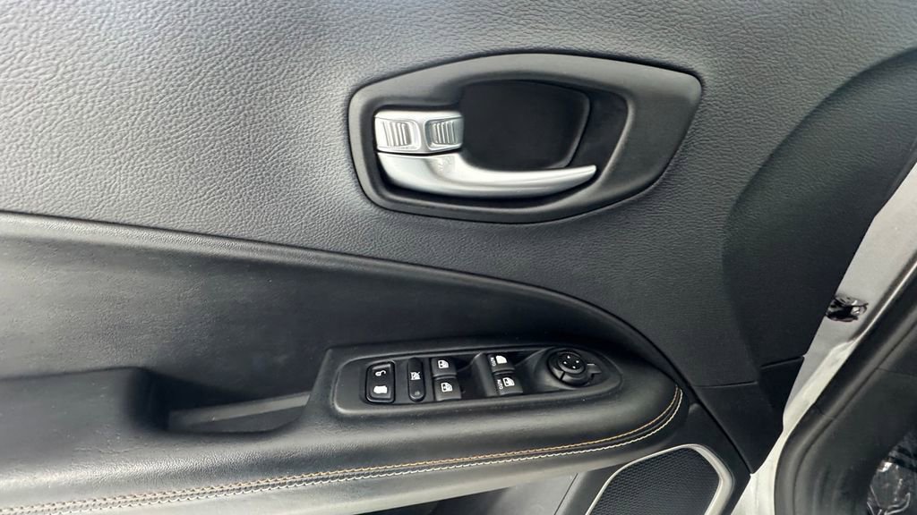 Used 2020 Jeep Compass Sport w/ Cold Weather Group image 19