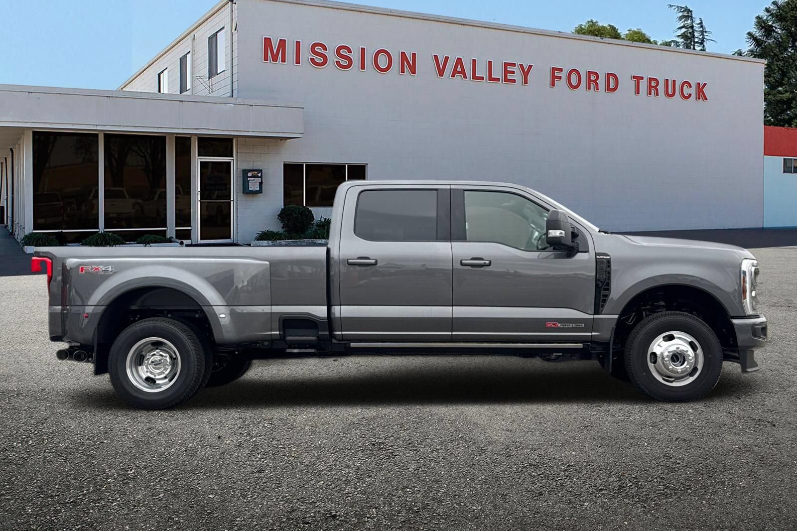 New 2026 Ford F350 Platinum AWD/4WD image 3