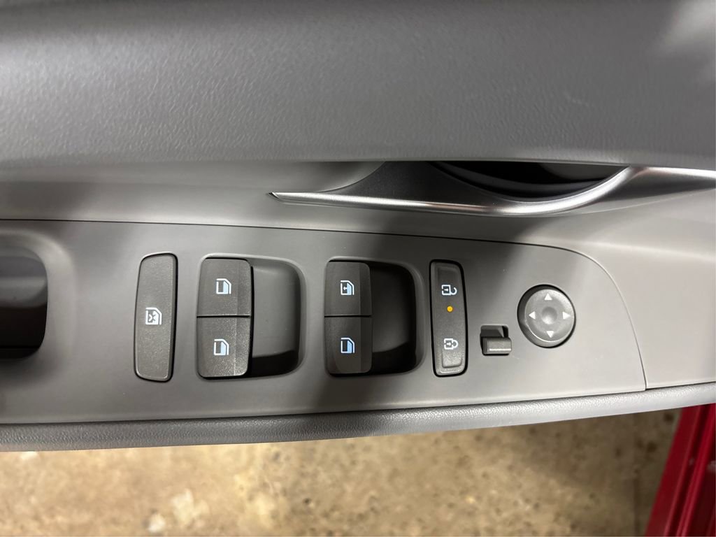 Certified 2025 Hyundai Elantra SE image 32