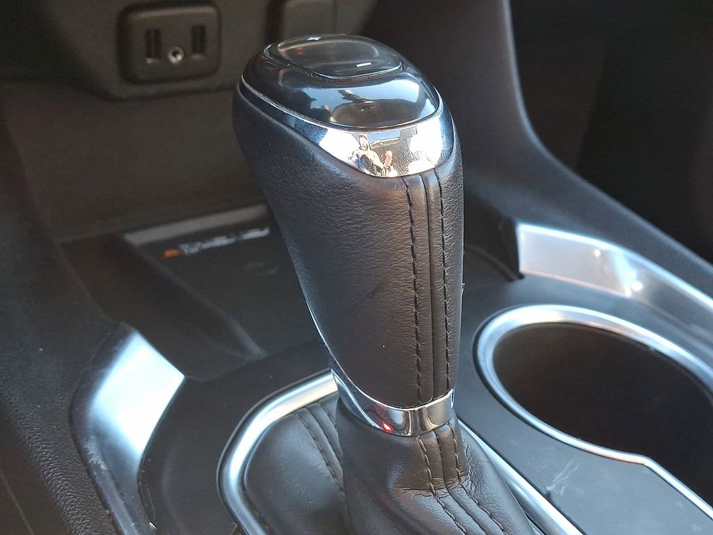 Used 2018 Chevrolet Traverse Premier image 17