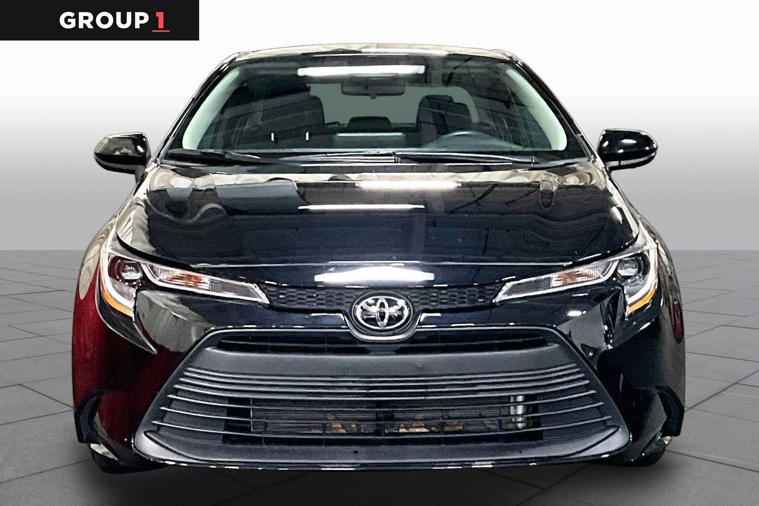 Certified 2025 Toyota Corolla LE FWD image 4