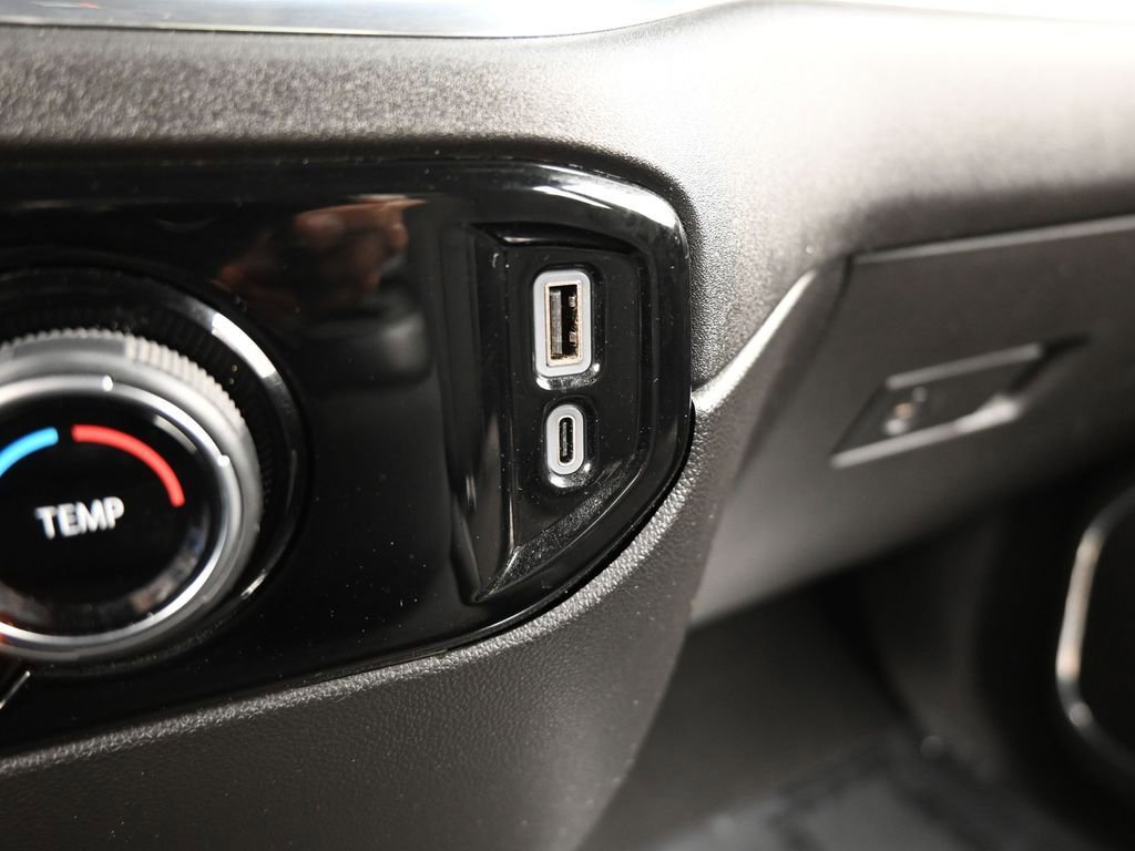 Used 2024 Chevrolet Silverado 2500 LT image 25