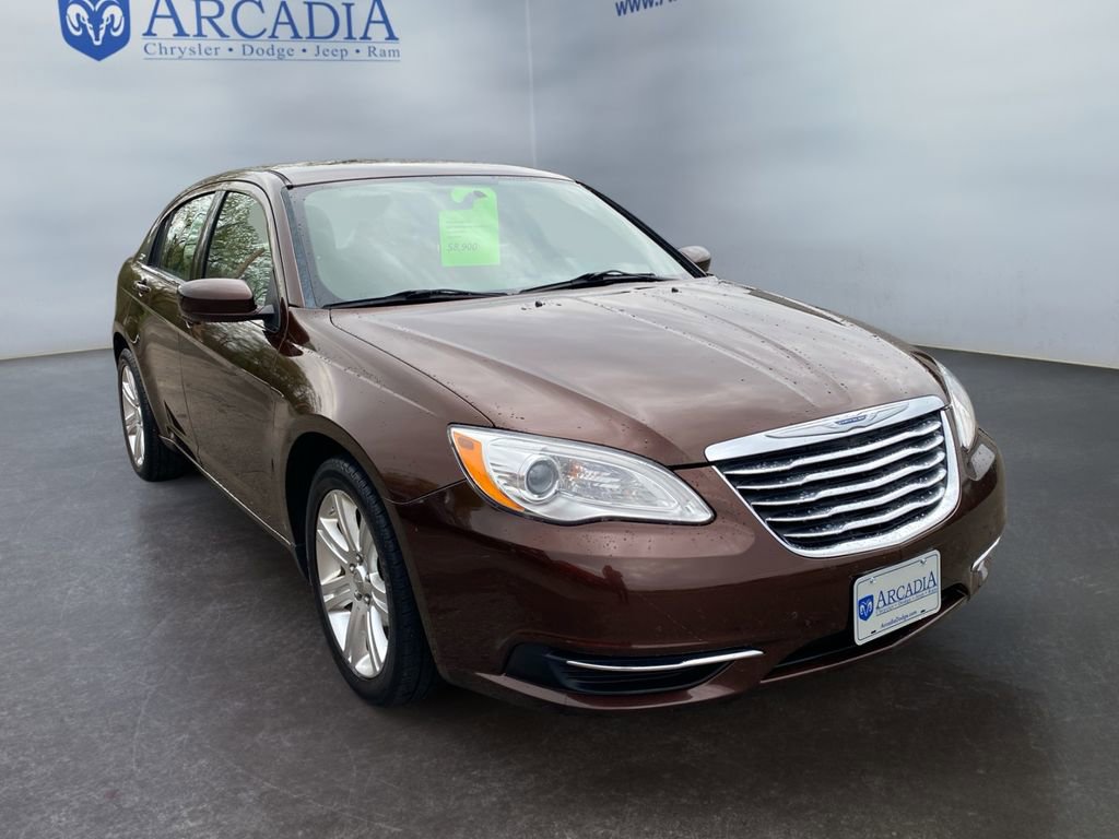 Used 2012 Chrysler 200 Touring FWD image 7