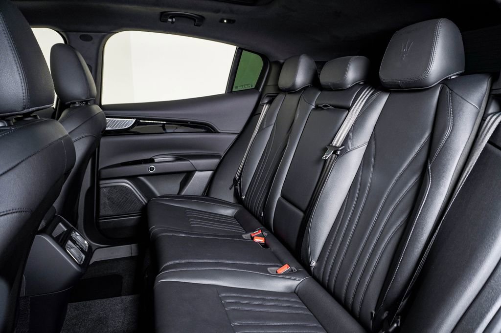 Used 2023 Maserati Grecale Modena AWD/4WD image 17