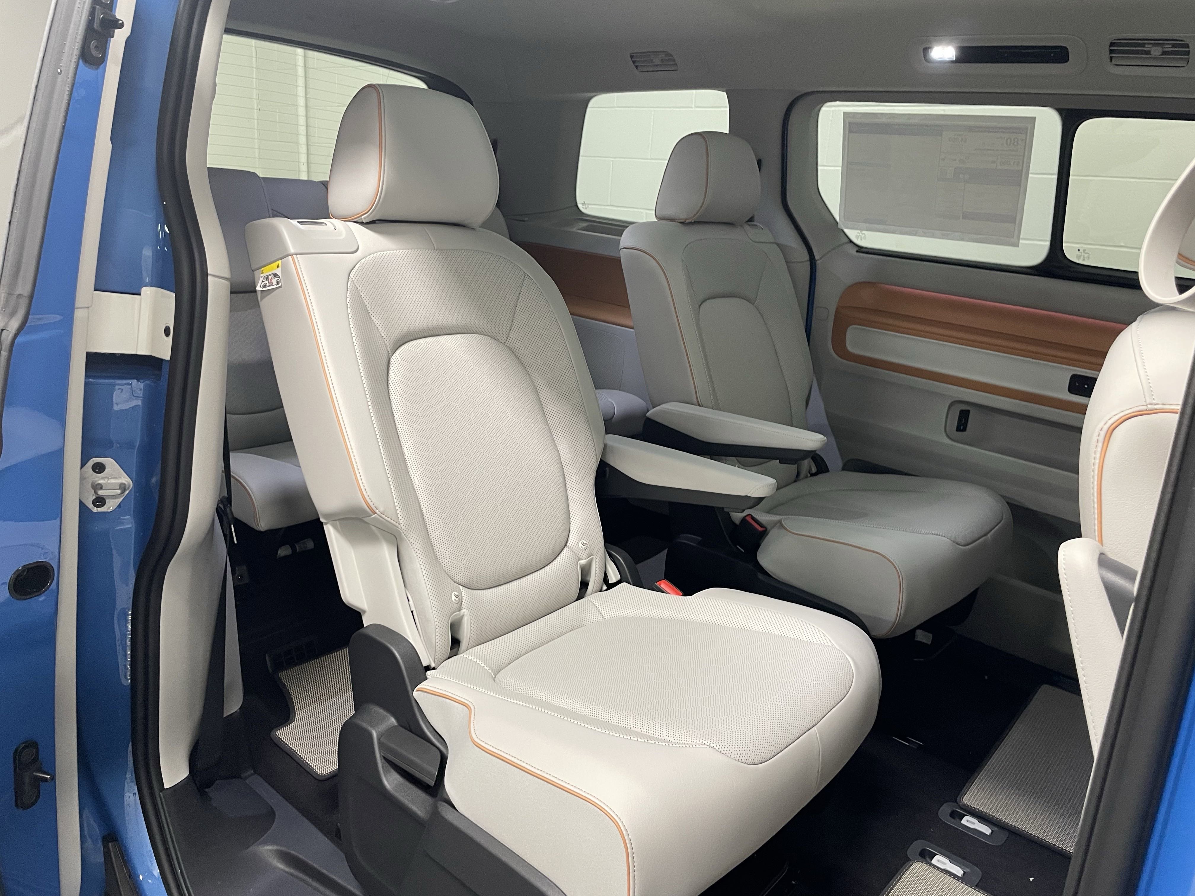New 2025 Volkswagen ID. Buzz 1st Edition image 11