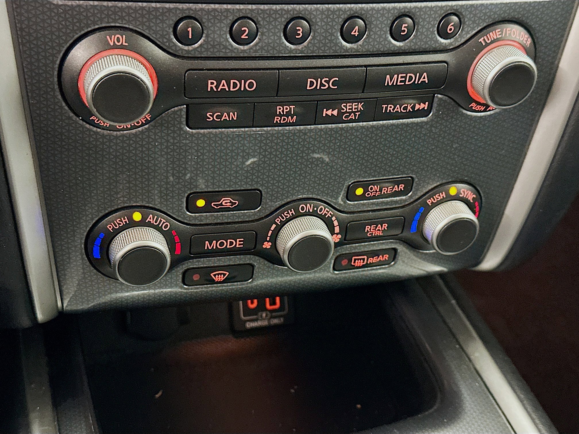Used 2020 Nissan Pathfinder SL AWD/4WD image 24