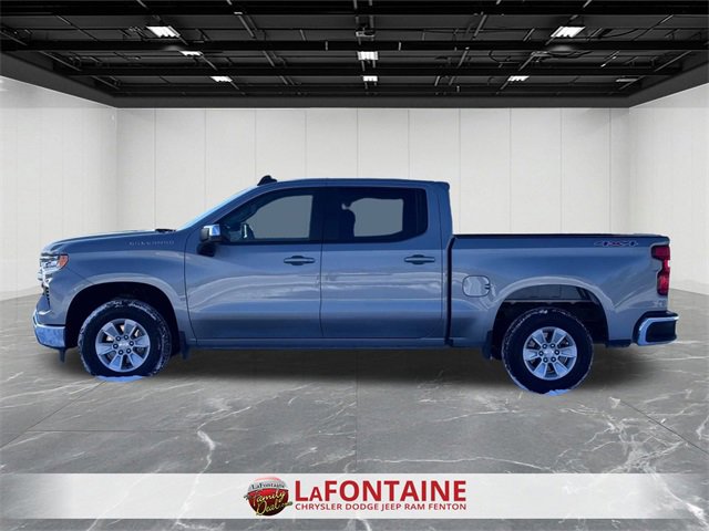 Used 2025 Chevrolet Silverado 1500 LT image 2