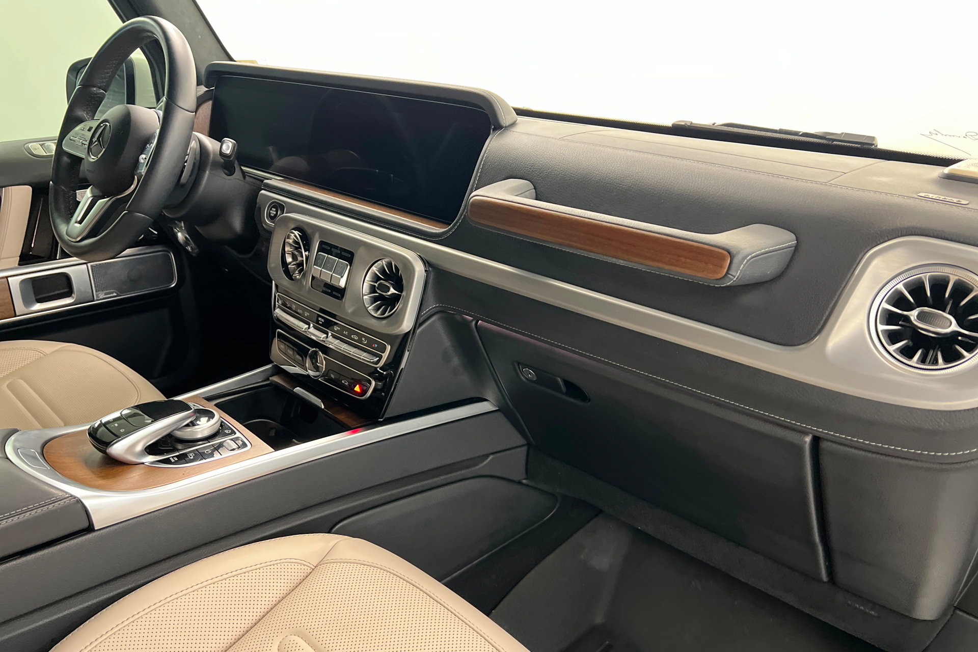 Used 2024 Mercedes-Benz G 550 image 24