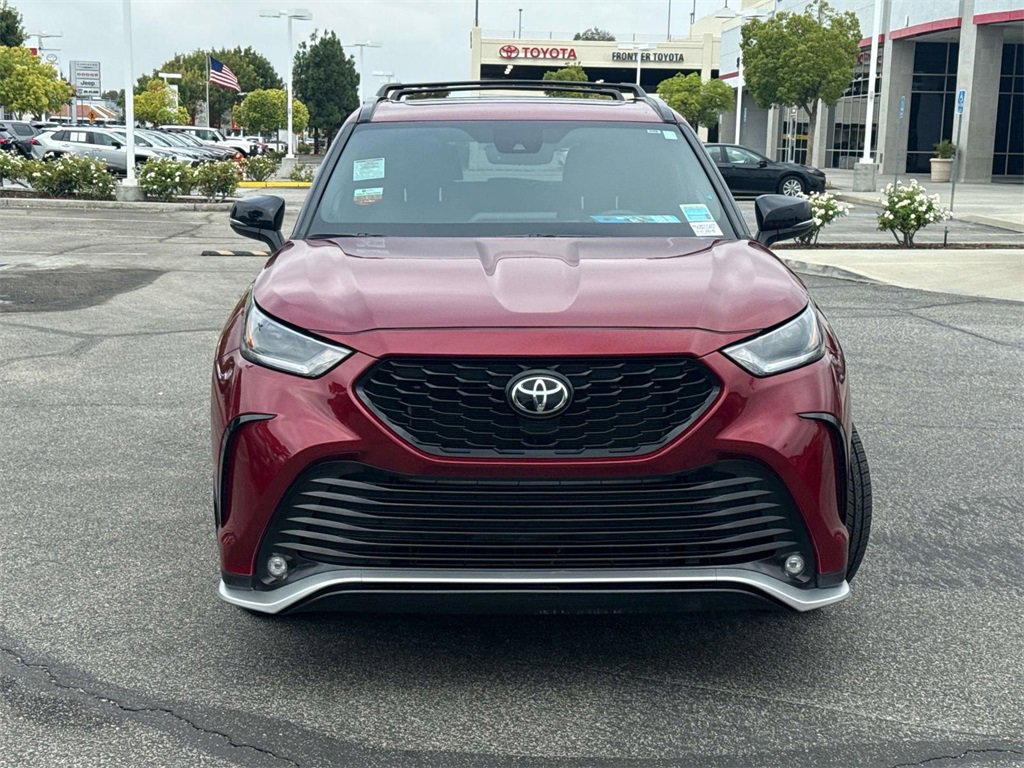 Certified 2021 Toyota Highlander XSE image 2