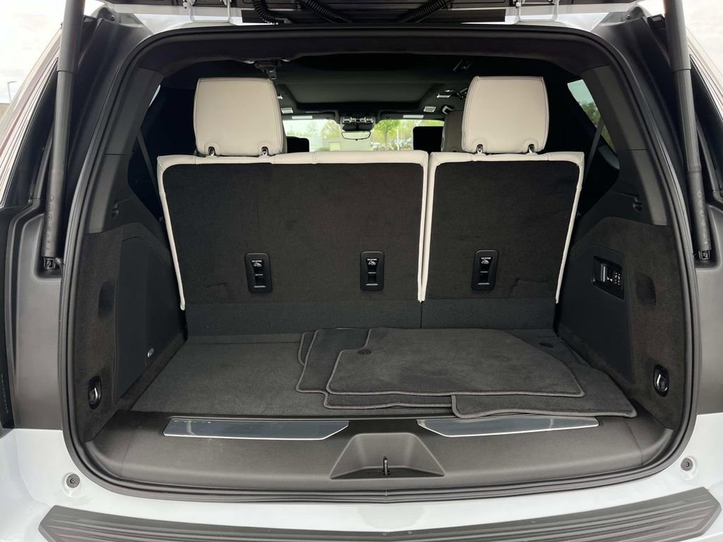 New 2026 Cadillac Escalade Platinum Sport w/ LPO, ONYX Package image 11